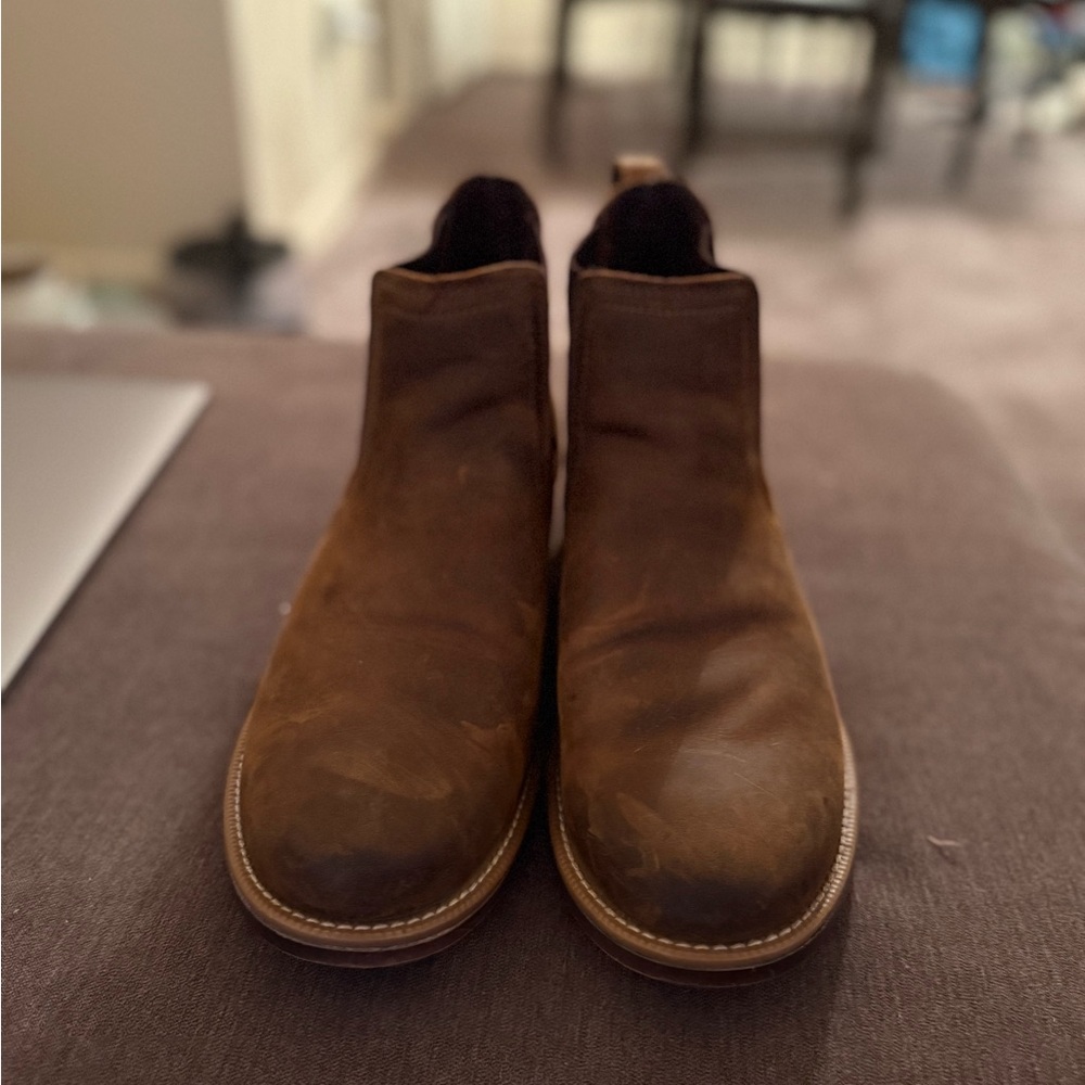 Ariat Men’s Booker Round Toe Brown Chelsea Boots